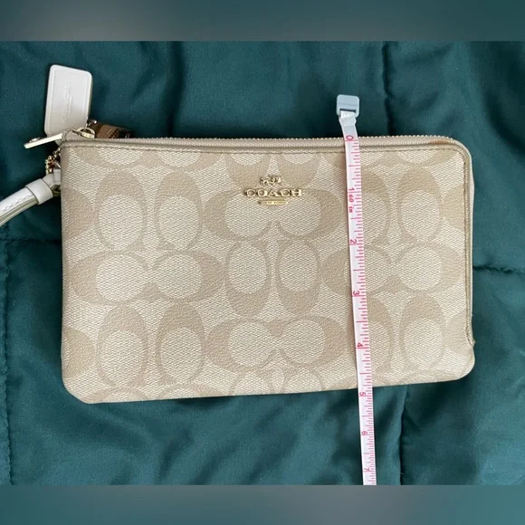 Coach Double Corner Zip Wristlet NWOT in Beige - Picture 14 of 16